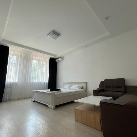 Vip Apartment Karl Marks Avenue Кривой Рог Екстериор снимка
